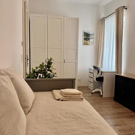 شقة Beautiful Historical Three Bedroom In The Center Of مودرا