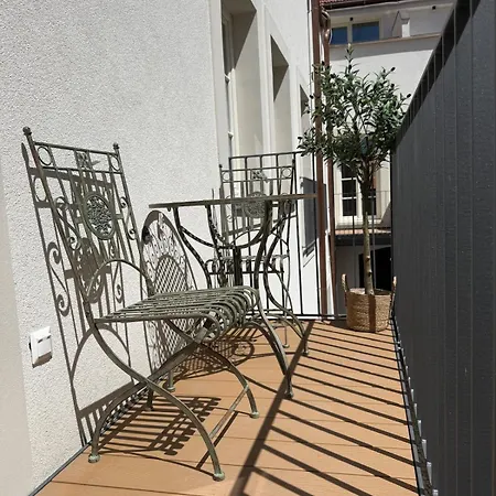 Beautiful Historical Three Bedroom In The Center Of مودرا